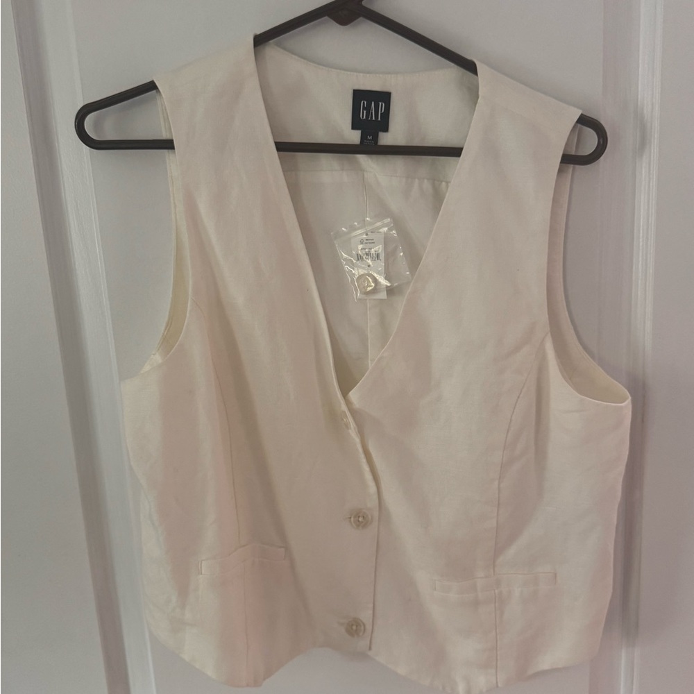 GAP Linen-Cotton Vest  - color: New Off-White